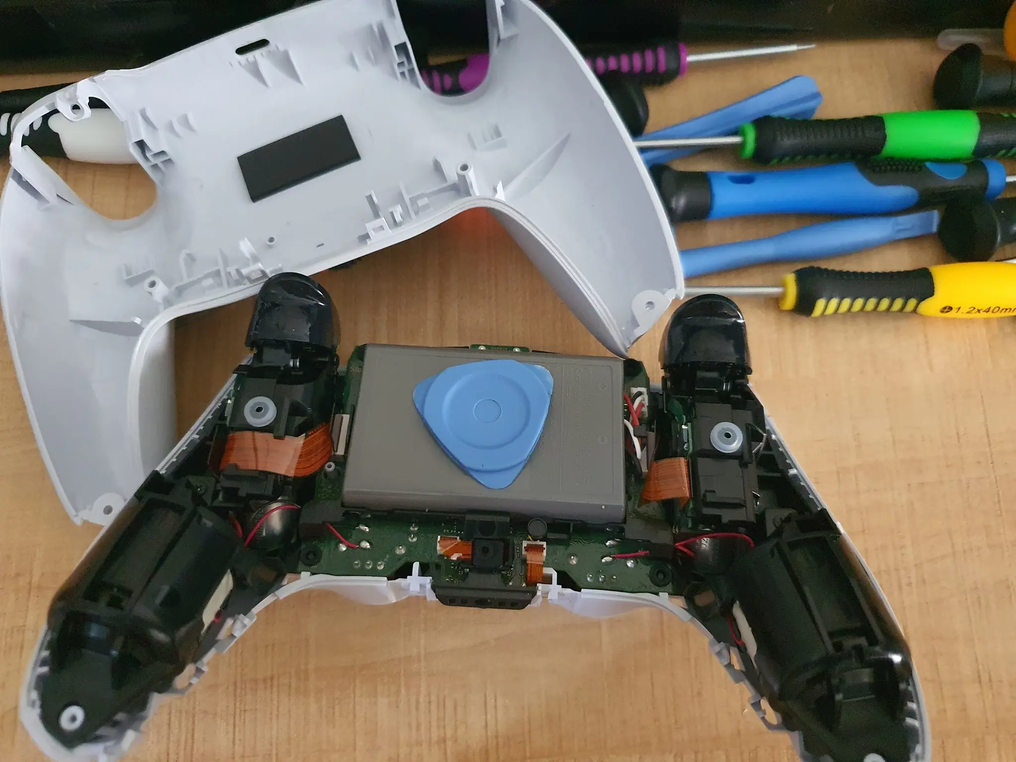 PS5 controller taken apart