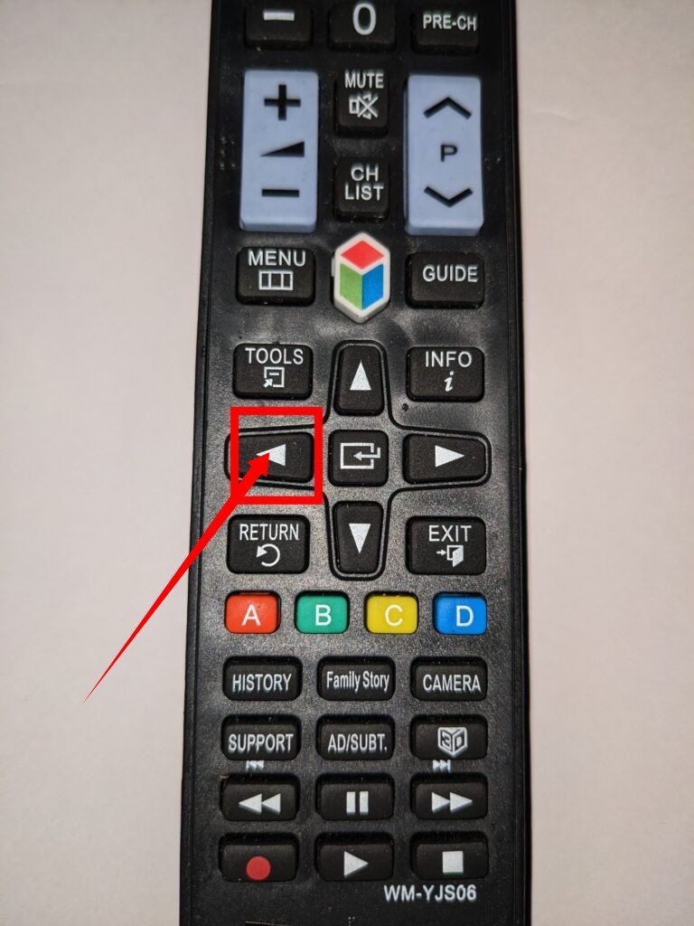Navigation on Samsung smart TV remote 
